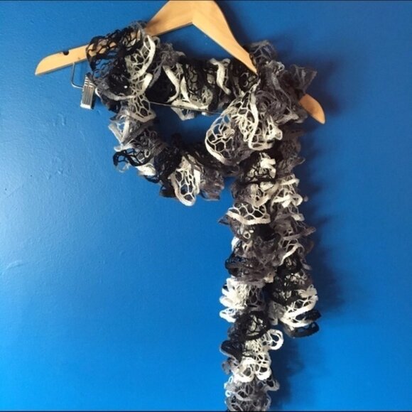 Handmade Black & White Lace Scarf | Elegant Winter Accessory - Picture 2 of 3